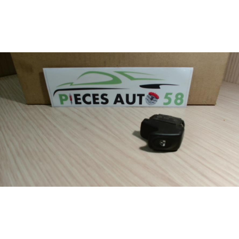 Interrupteur de leve vitre RENAULT  d’occasion