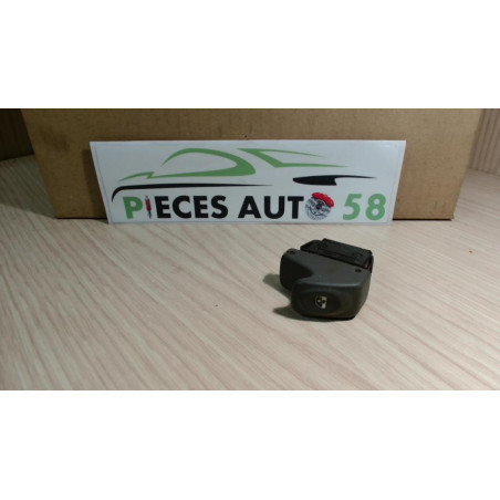 Interrupteur de leve vitre RENAULT  d’occasion
