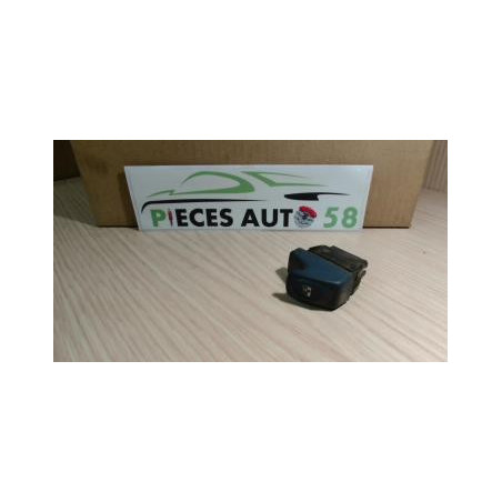 Interrupteur de leve vitre RENAULT  d’occasion