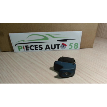 Interrupteur de leve vitre RENAULT  d’occasion