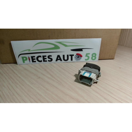 Interrupteur de leve vitre RENAULT  d’occasion