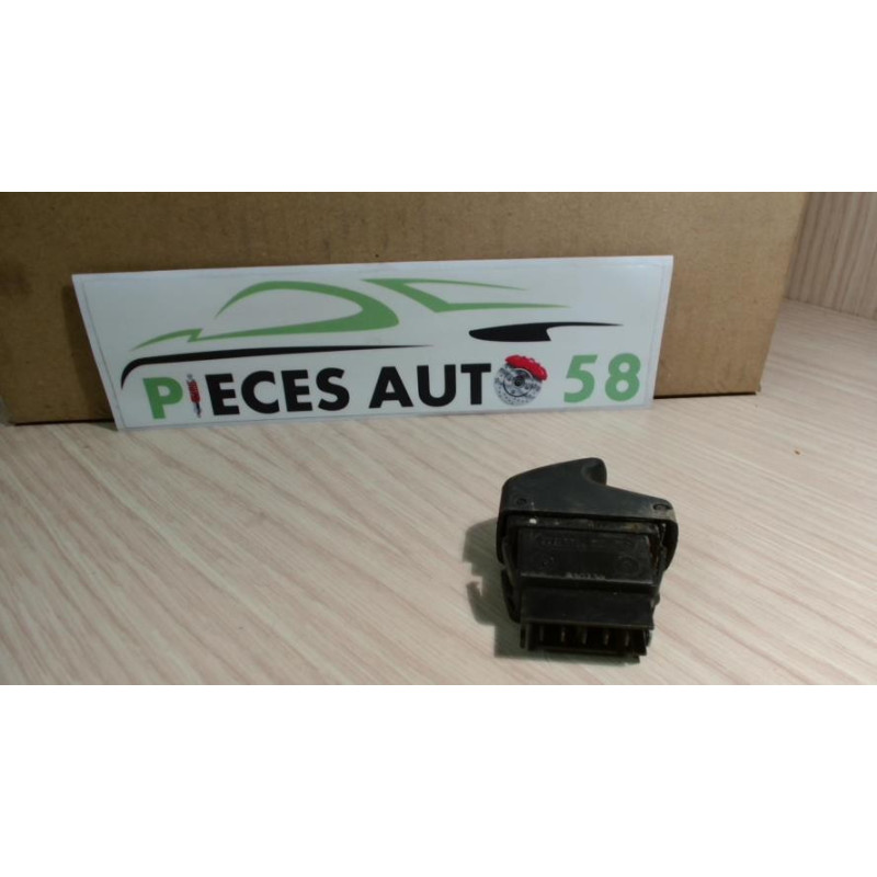 Interrupteur de leve vitre RENAULT  d’occasion