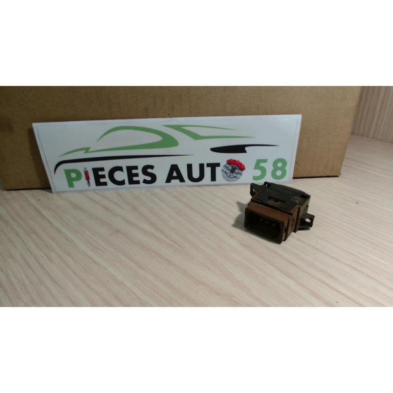 Interrupteur de leve vitre RENAULT  d’occasion