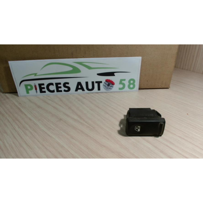 Interrupteur de leve vitre RENAULT  d’occasion