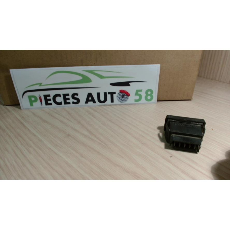Interrupteur de leve vitre RENAULT  d’occasion