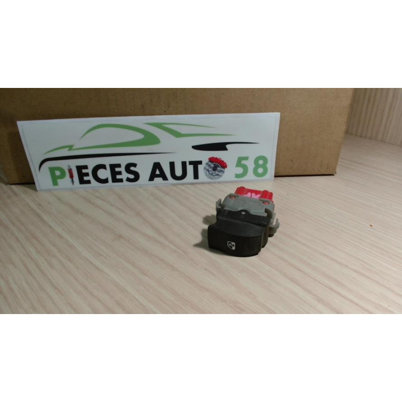 Interrupteur de leve vitre RENAULT  d’occasion