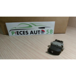 Interrupteur de leve vitre RENAULT  d’occasion