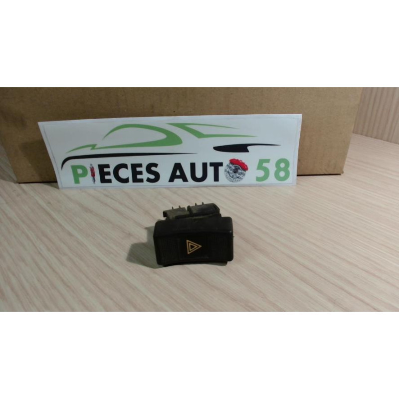 Bouton de warning RENAULT  d’occasion