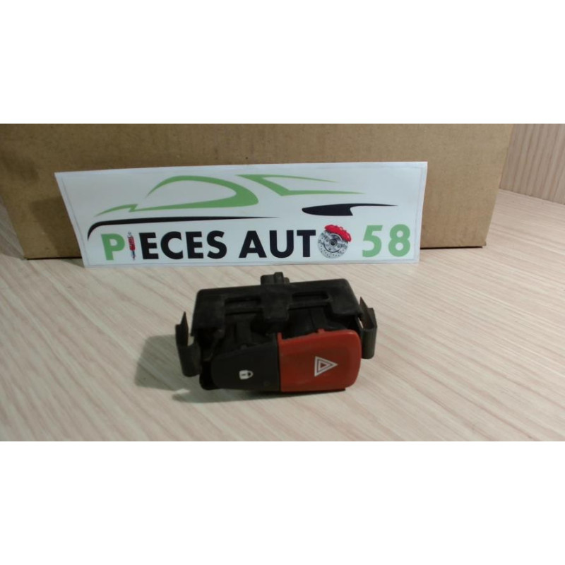 Bouton de warning RENAULT  d’occasion