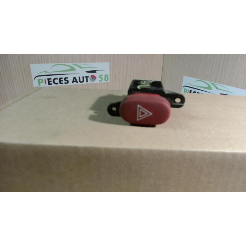 Bouton de warning RENAULT  d’occasion