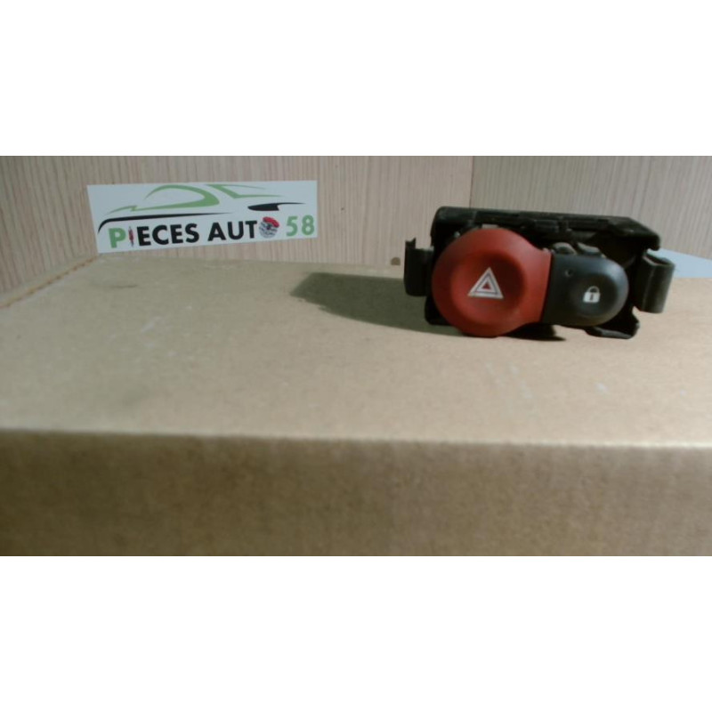 Bouton de warning RENAULT  d’occasion