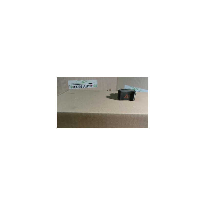 Bouton de warning RENAULT  d’occasion