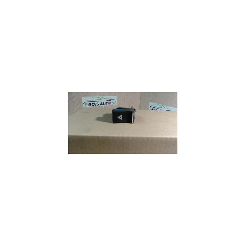 Bouton de warning RENAULT  d’occasion