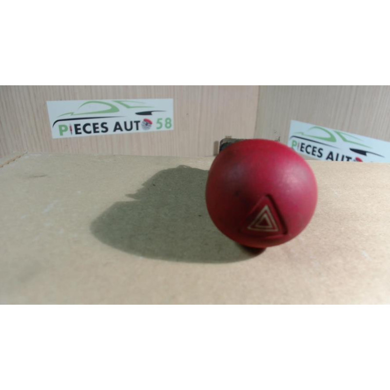 Bouton de warning RENAULT  d’occasion