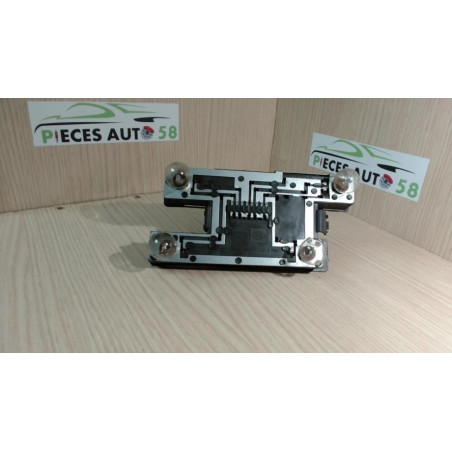Platine feu arriere droit RENAULT CLIO 1 PHASE 2 d’occasion