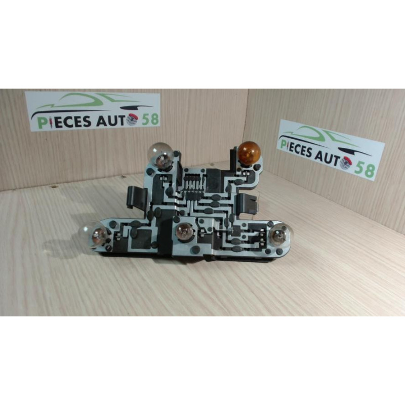 Platine feu arriere droit RENAULT  d’occasion