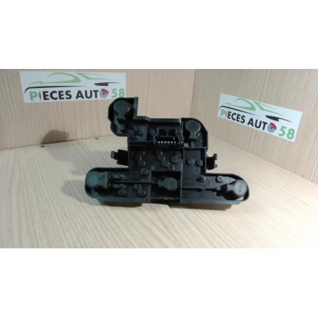 Platine feu arriere droit RENAULT  d’occasion