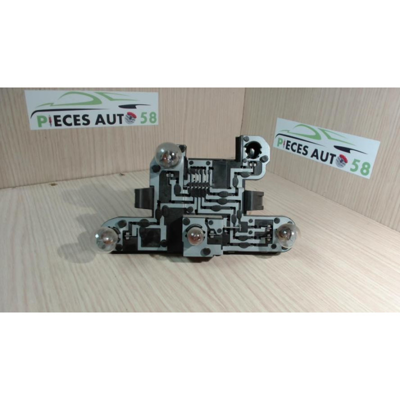 Platine feu arriere droit RENAULT  d’occasion