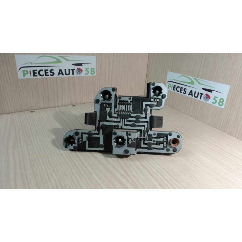 Platine feu arriere droit RENAULT  d’occasion