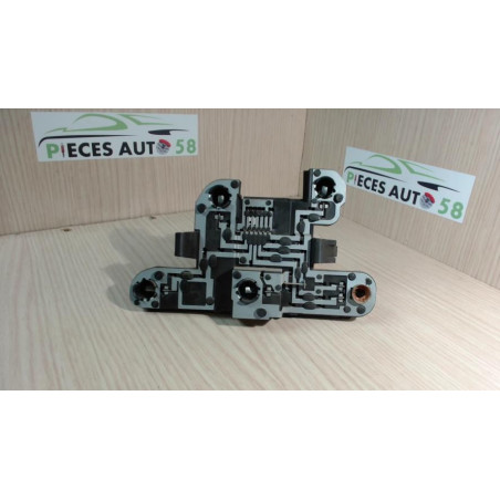 Platine feu arriere droit RENAULT  d’occasion