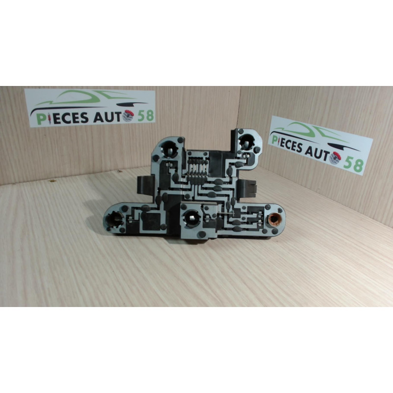 Platine feu arriere droit RENAULT  d’occasion