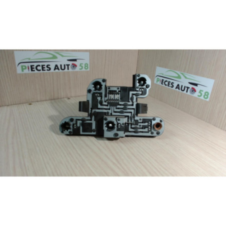 Platine feu arriere droit RENAULT  d’occasion
