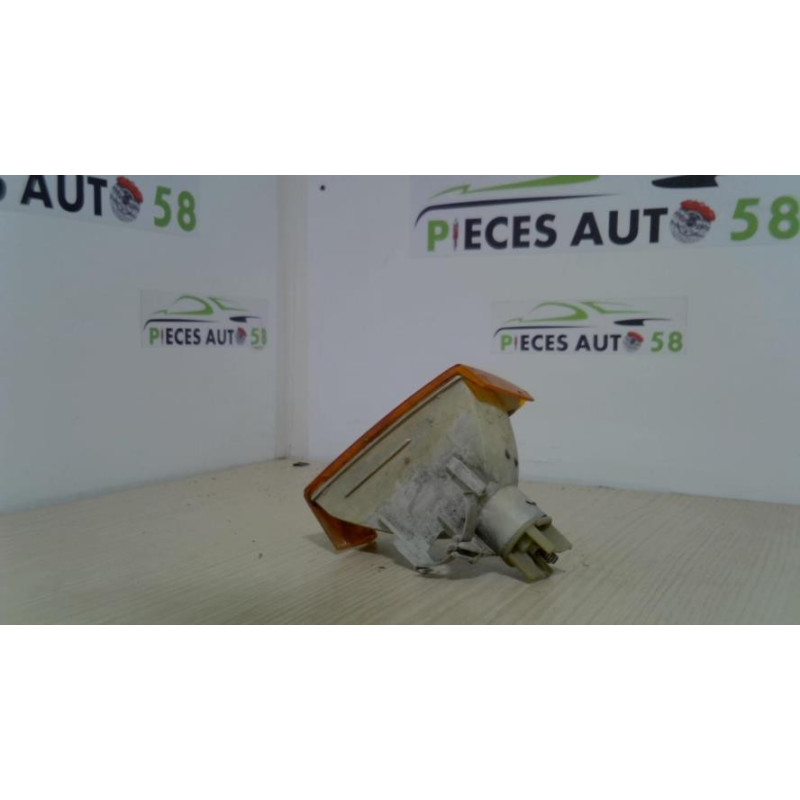 Optique avant secondaire droit (feux)(clignotant) OPEL CORSA A PHASE 1 d’occasion