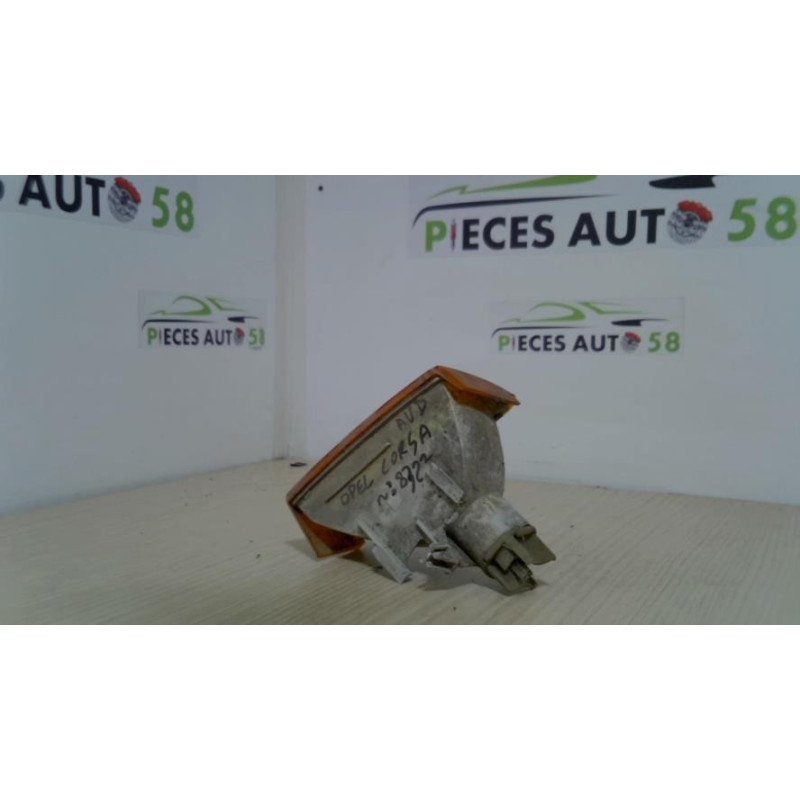 Optique avant secondaire droit (feux)(clignotant) OPEL CORSA A PHASE 1 d’occasion