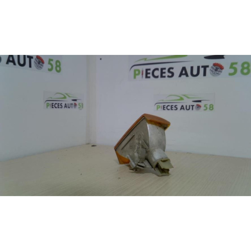 Optique avant secondaire droit (feux)(clignotant) OPEL  d’occasion