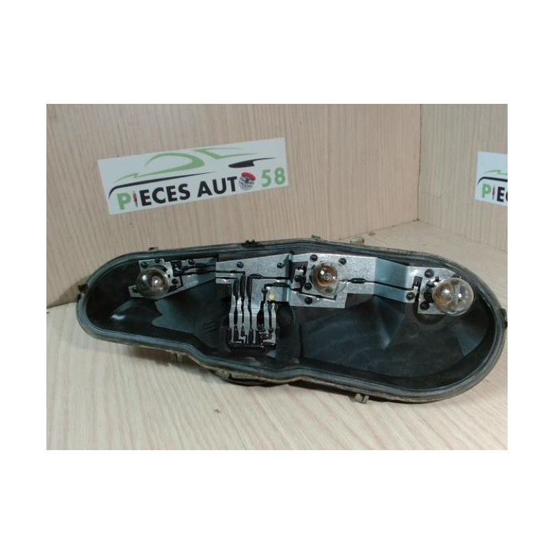 Platine feu arriere droit PEUGEOT 107 PHASE 1 d’occasion