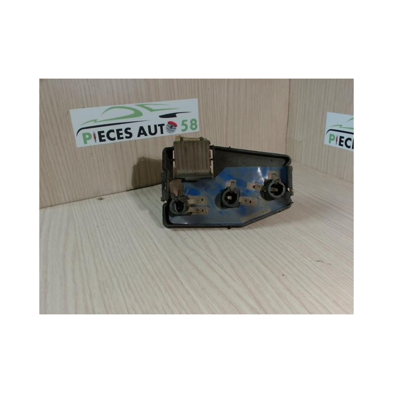 Platine feu arriere droit RENAULT  d’occasion