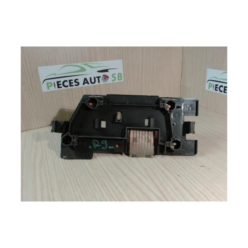 Platine feu arriere gauche RENAULT  d’occasion