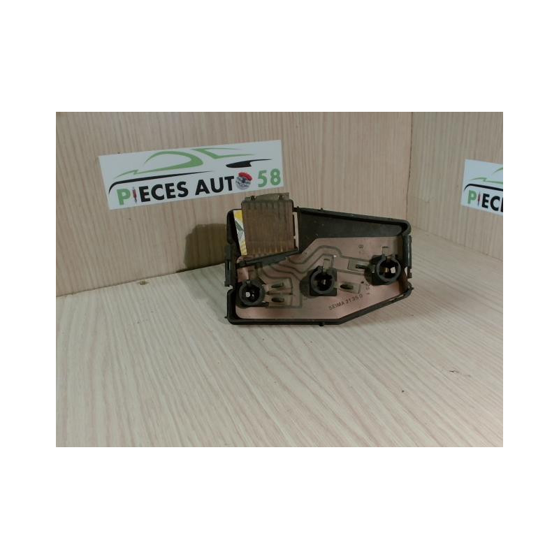 Platine feu arriere droit RENAULT  d’occasion