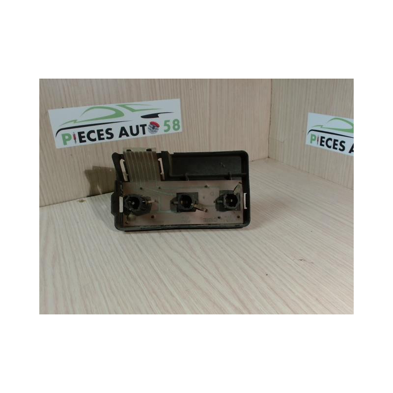 Platine feu arriere droit RENAULT  d’occasion