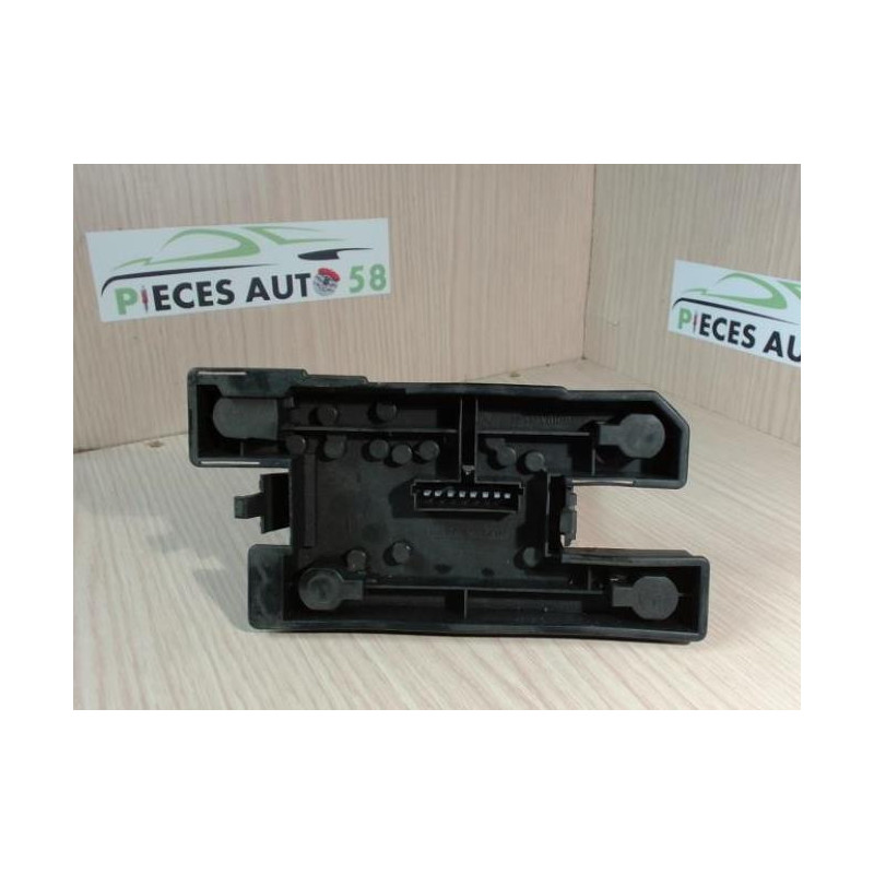 Platine feu arriere droit RENAULT CLIO 1 PHASE 2 d’occasion