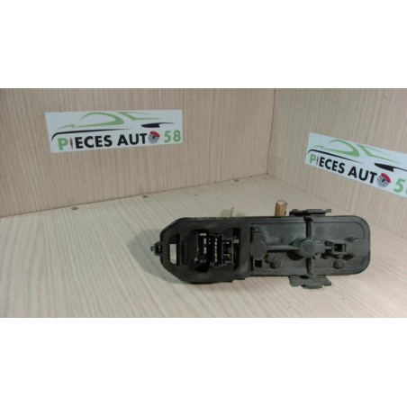 Platine feu arriere gauche RENAULT CLIO 2 PHASE 1 d’occasion