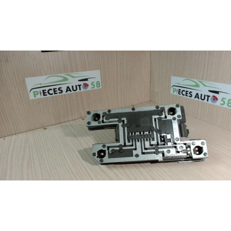 Platine feu arriere gauche RENAULT CLIO 1 PHASE 2 d’occasion