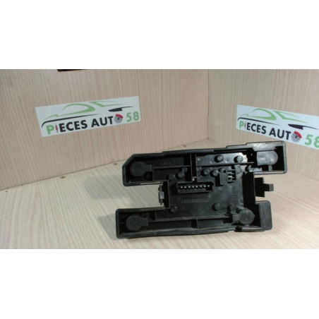 Platine feu arriere gauche RENAULT CLIO 1 PHASE 2 d’occasion