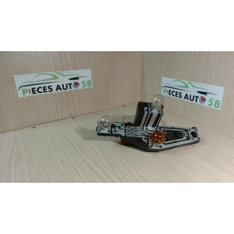 Platine feu arriere droit RENAULT LAGUNA 2 PHASE 1 BREAK d’occasion