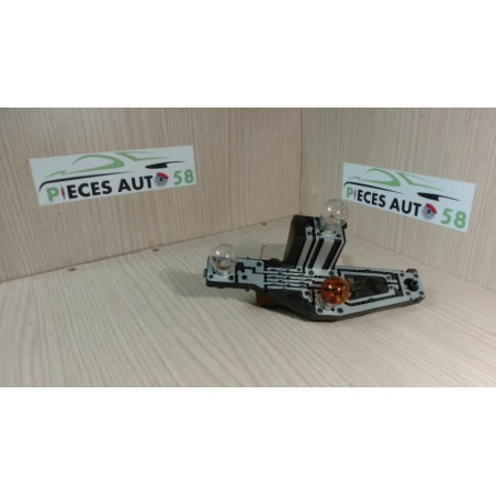 Platine feu arriere droit RENAULT LAGUNA 2 PHASE 1 BREAK d’occasion