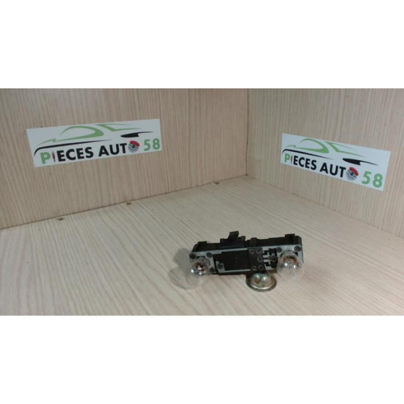 Platine feu arriere gauche RENAULT LAGUNA 1 PHASE 2 d’occasion