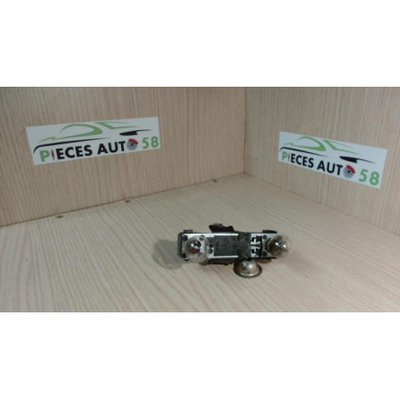 Platine feu arriere droit RENAULT LAGUNA 1 PHASE 2 d’occasion