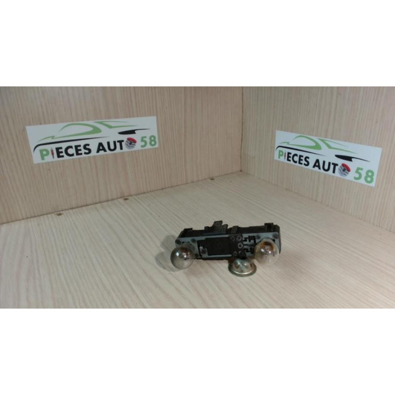 Platine feu arriere droit RENAULT LAGUNA 1 PHASE 2 d’occasion