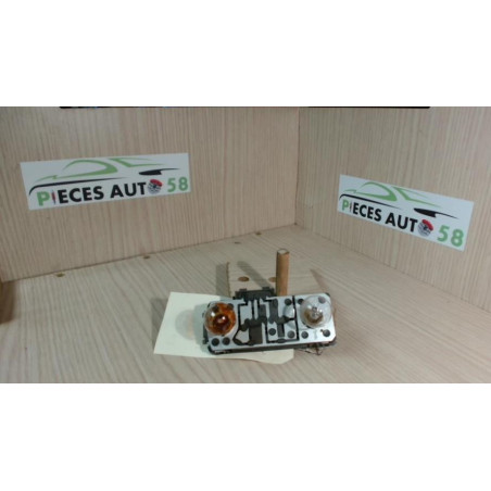 Platine feu arriere droit OPEL OMEGA A BREAK d’occasion