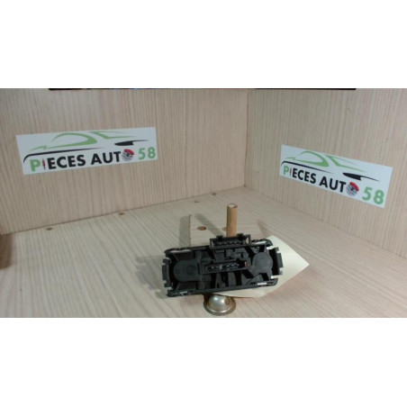 Platine feu arriere droit OPEL OMEGA A BREAK d’occasion