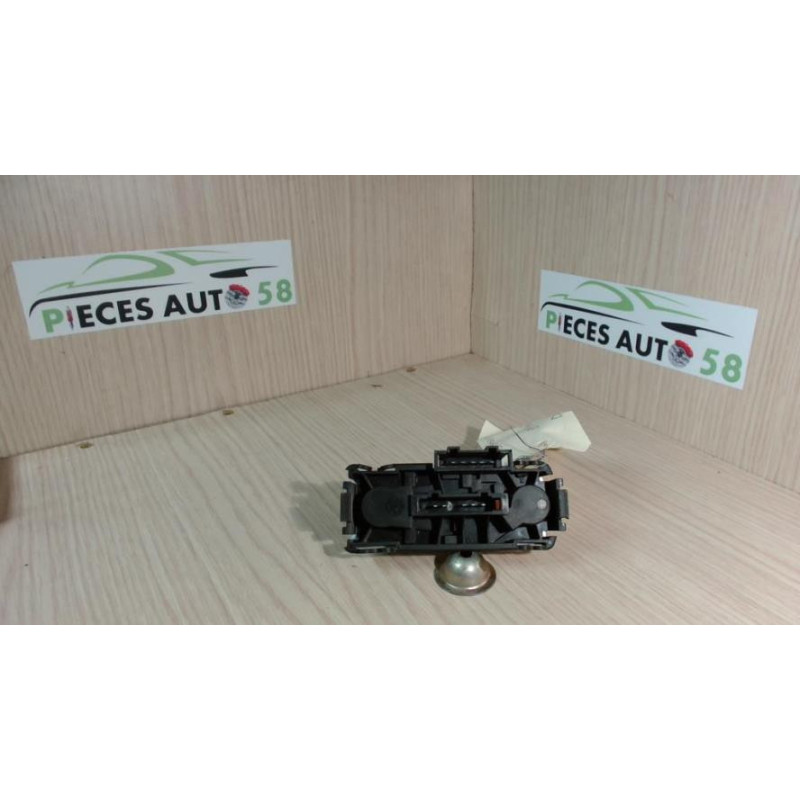 Platine feu arriere droit SEAT CORDOBA 1 PHASE 2 d’occasion