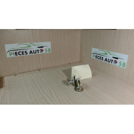 Platine feu arriere gauche SEAT CORDOBA 1 PHASE 2 d’occasion