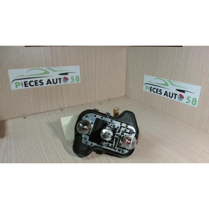 Platine feu arriere gauche VOLKSWAGEN GOLF 5 d’occasion