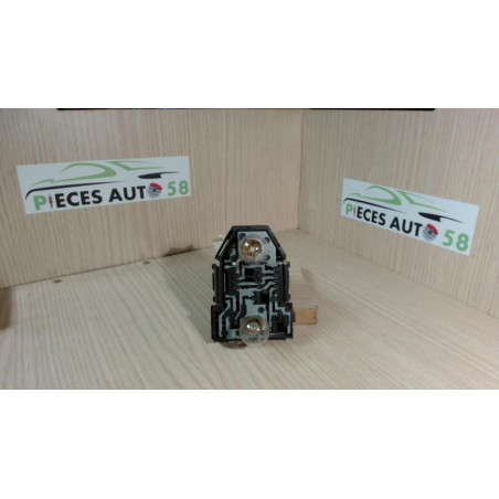 Platine feu arriere droit VOLKSWAGEN PASSAT 3 PHASE 1 BREAK d’occasion