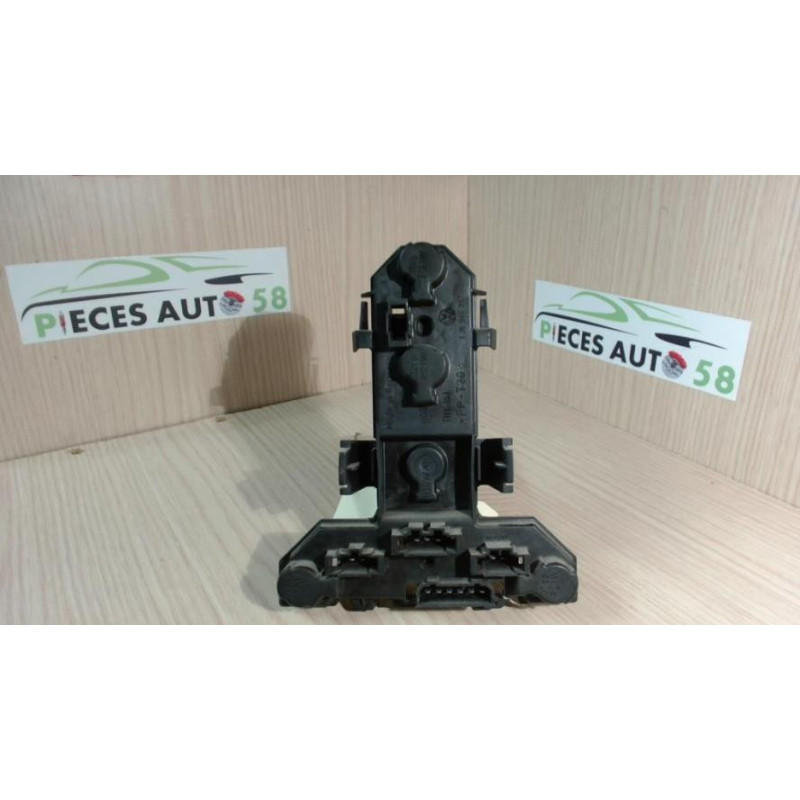 Platine feu arriere droit VOLKSWAGEN  d’occasion